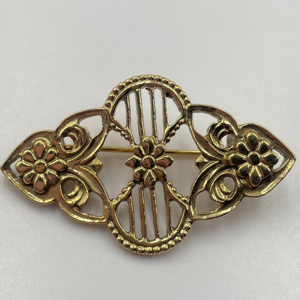 Vintage Retro Gold Tone Filigree Floral Openwork Brooch Pin Statement Accessory